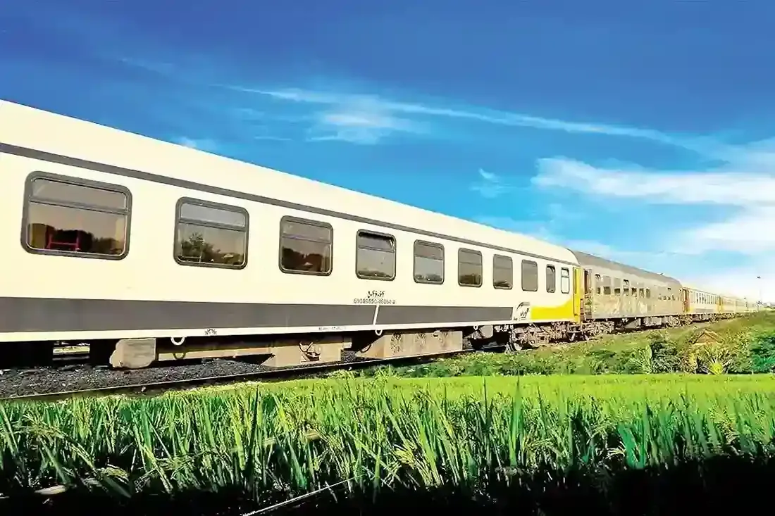 train-mahtab1.webp