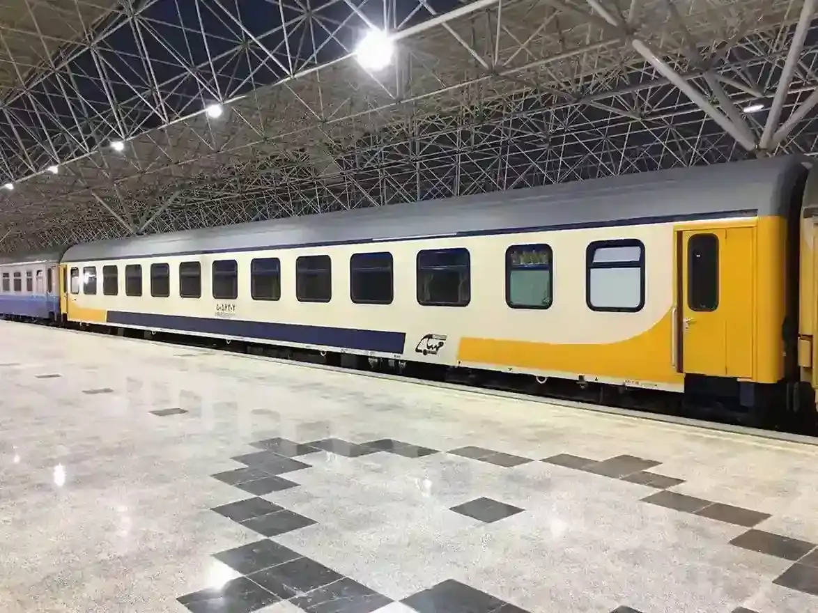 train-mahtab2.webp